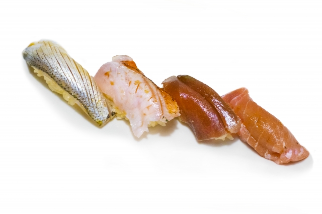 粋な食べ方？お寿司を「光り物から」食べる意味とは