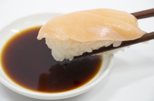 お寿司の軍艦巻きの種類|人気のネタを紹介