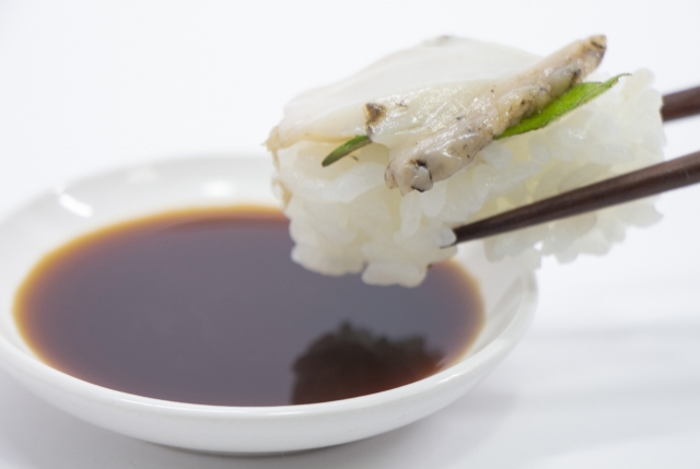 お寿司の貝の種類|それぞれの味わいと食感の違い