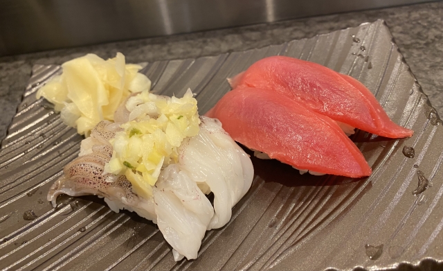 お寿司を手で食べるときの注意点