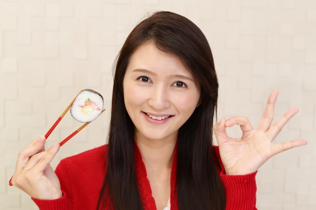 お寿司を満足できる皿数まで食べるコツ