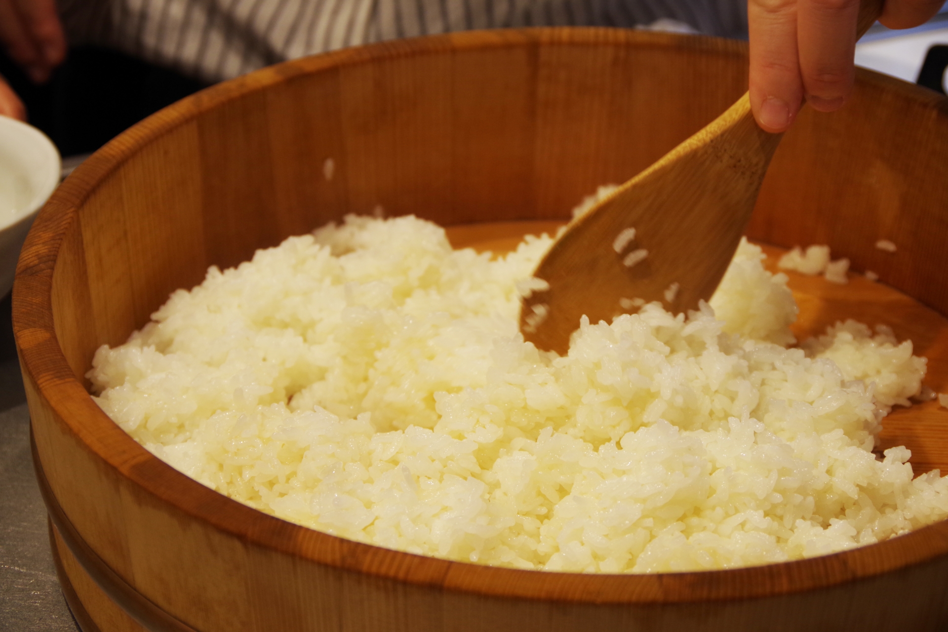 酢飯3合の黄金比｜合わせ酢の分量と作り方のコツ、調味料の選び方